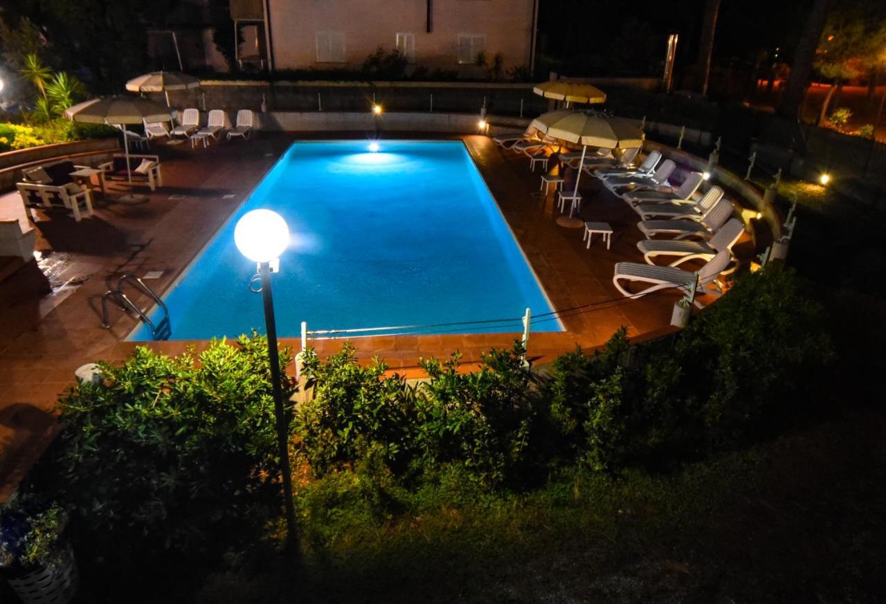 סן וינצ'נזו Hotel Kon Tiki מראה חיצוני תמונה